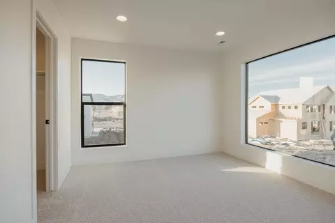Bedroom - 2737 E Hayloft Ln, Heber, UT 84032 photo 4 of 5