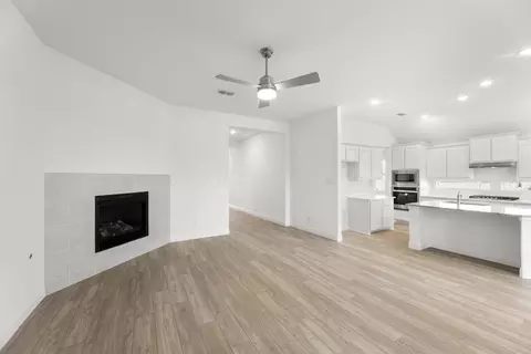 Living - 14592 Flossie St, Pilot Point, TX 76258 photo 2 of 4