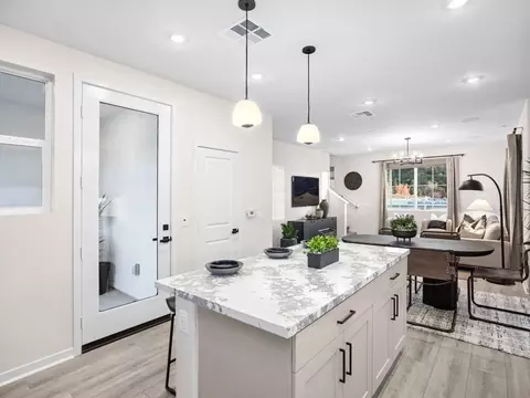 Kitchen - 555 Gregory Way, Glendora, CA 91740 photo 4 of 7