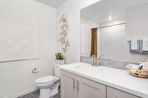 Bath - 555 Gregory Way, Glendora, CA 91740 photo 6 of 8