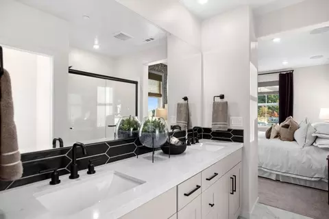 Bath - 555 Gregory Way, Glendora, CA 91740 photo 3 of 8