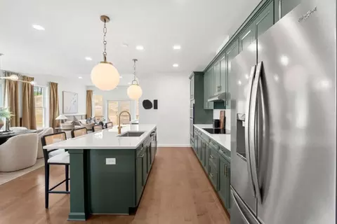 Kitchen - 7 Sandtrap Cir, Walpole, MA 02081 photo 2 of 2
