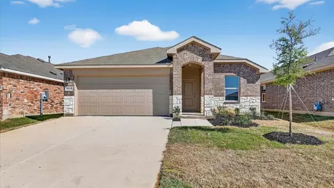 5540 Rollins Dr, Krum, TX 76249