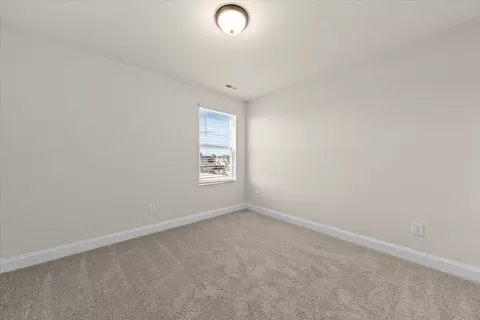 Bedroom - 140 Wolf St, Spring Lake, NC 28390 photo 4 of 11