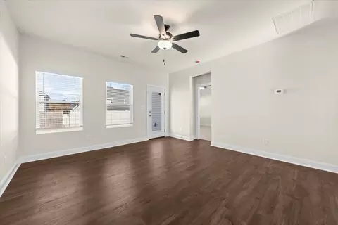 Living - 140 Wolf St, Spring Lake, NC 28390 photo 3 of 5