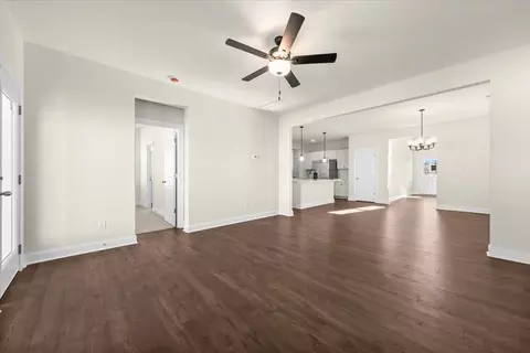 Living - 140 Wolf St, Spring Lake, NC 28390 photo 4 of 5