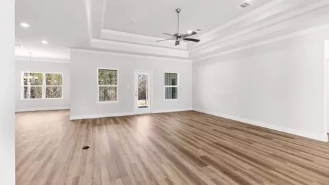 Living - 9500 Mossy Rd, Biloxi, MS 39532 photo 5 of 9