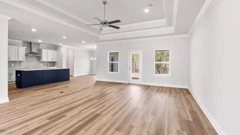 Living - 9500 Mossy Rd, Biloxi, MS 39532 photo 4 of 9