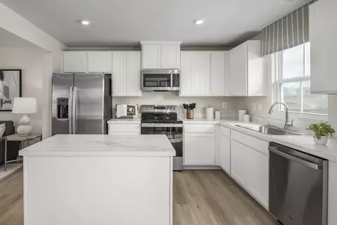 Kitchen - 36 Peter Christopher Ct, Wickliffe, OH 44092 photo 1 of 2