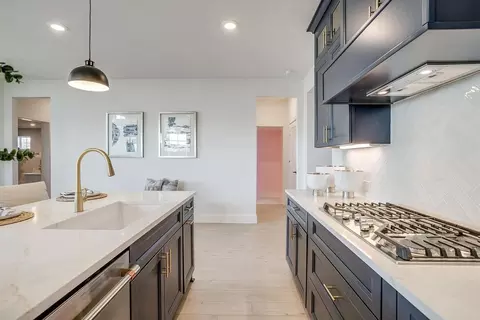 Kitchen - 116 Ama Ln, Midlothian, TX 76065 photo 2 of 5