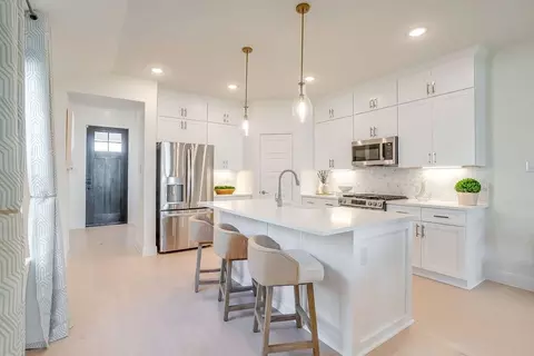 Kitchen - 116 Ama Ln, Midlothian, TX 76065 photo 4 of 5