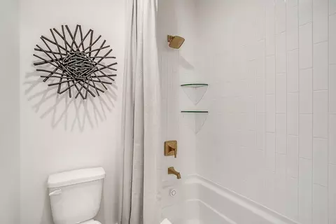 Bath - 116 Ama Ln, Midlothian, TX 76065 photo 5 of 8