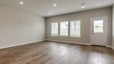 Living - 217 Rome Ter, Tuttle, OK 73089 photo 3 of 4