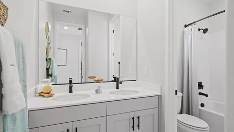 Bath - 4344 Ellington Way, Lathrop, CA 95330 photo 5 of 22