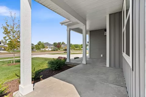 Exterior - 14103 Ambrosia Ave, Dewitt, MI 48820 photo 5 of 16