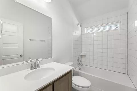 Bath - 1004 Joy Mill Pl, Lavon, TX 75166 photo 1 of 3