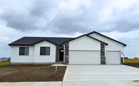 408 Colbie Blossom Nw Ln, Bondurant, IA 50035