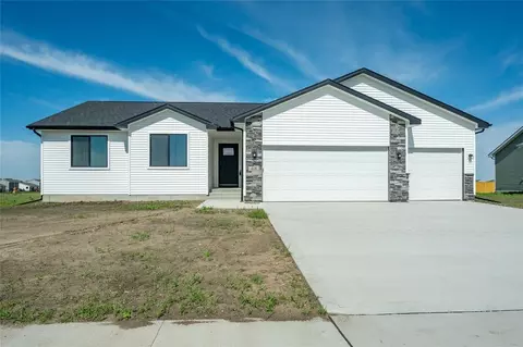 408 Colbie Blossom Nw Ln, Bondurant, IA 50035