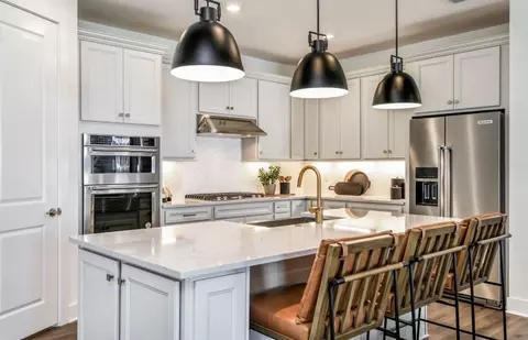 Kitchen - 11435 Emberstone Cir, Parrish, FL 34219 photo 4 of 6