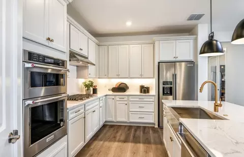 Kitchen - 11435 Emberstone Cir, Parrish, FL 34219 photo 3 of 6