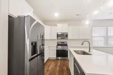 Kitchen - 1188 Summer Duck Loop, Florence, SC 29501 photo 2 of 5