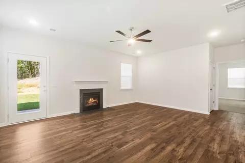 Living - 1188 Summer Duck Loop, Florence, SC 29501 photo 7 of 9
