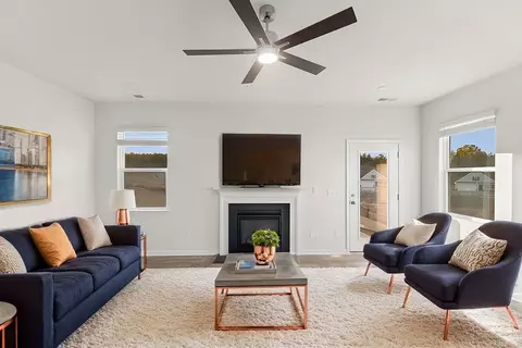 Living - 1188 Summer Duck Loop, Florence, SC 29501 photo 5 of 9