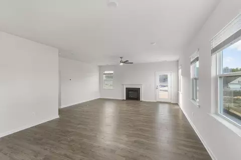 Living - 1188 Summer Duck Loop, Florence, SC 29501 photo 3 of 9