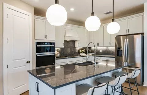 Kitchen - 11272 Meadow River Way, Parrish, FL 34219 photo 2 of 2