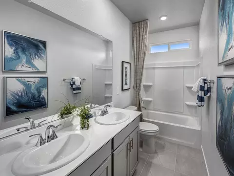 Bath - 516 Spruce Way, Oakley, CA 94561 photo 2 of 2