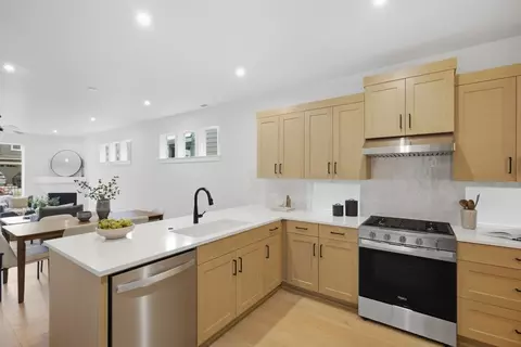 Kitchen - 60844 SEpic Pl, Bend, OR 97702 photo 2 of 2
