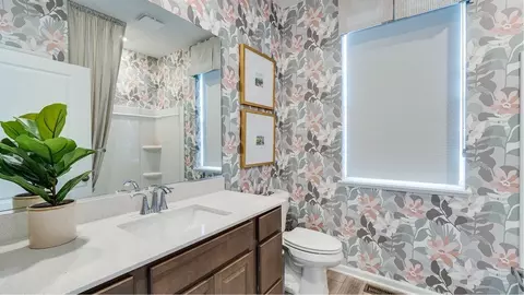 Bath - 436 Rockwell Rd, Aurora, IL 60506 photo 2 of 3