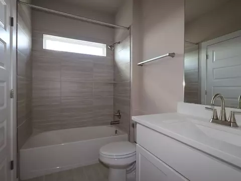 Bath - 326 Callahan Loop, Buda, TX 78610 photo 3 of 3