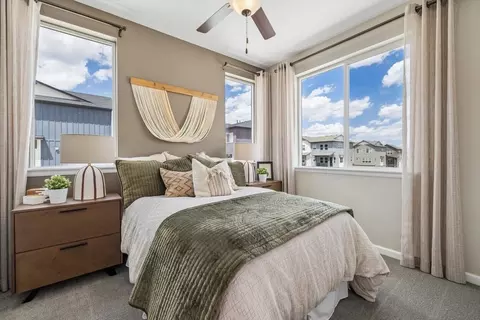 Bedroom - 400 Millwall Cir, Castle Pines, CO 80108 photo 3 of 4