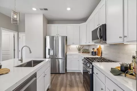 Kitchen - 400 Millwall Cir, Castle Pines, CO 80108 photo 5 of 5
