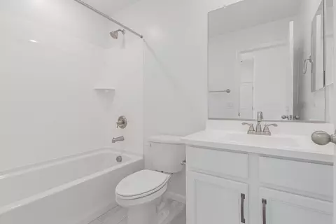 Bath - 1254 E Ridgerock Loop, Casa Grande, AZ 85122 photo 4 of 10