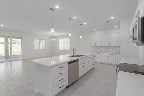 Kitchen - 1254 E Ridgerock Loop, Casa Grande, AZ 85122 photo 2 of 7