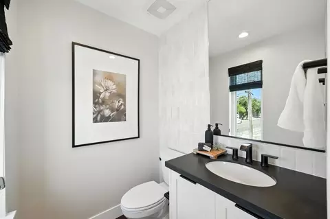 Bath - 1617 Clement Ave, Alameda, CA 94501 photo 3 of 7