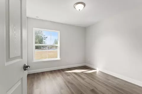 Bedroom - 107 N Ridgewood Dr, Sebring, FL 33870 photo 1 of 3