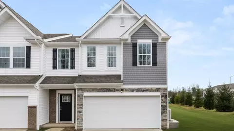 Exterior - 3263 Sunmark Ave, Columbus, OH 43232 photo 3 of 4