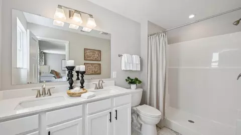 Bath - 3263 Sunmark Ave, Columbus, OH 43232 photo 1 of 4
