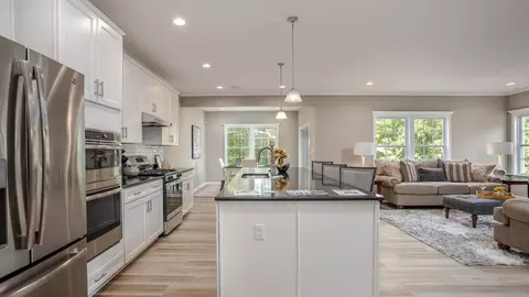 Kitchen - 3263 Sunmark Ave, Columbus, OH 43232 photo 3 of 4