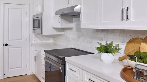 Kitchen - 5548 Dora Way, Oceanside, CA 92057 photo 4 of 5