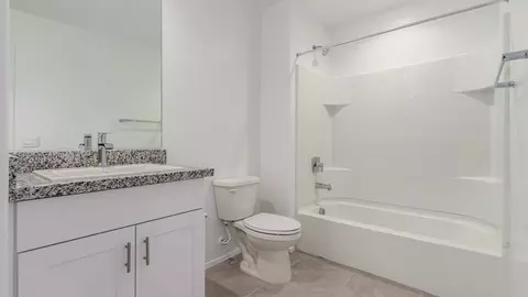 Bath - 6247 E Campolina Trl, Tucson, AZ 85756 photo 3 of 11
