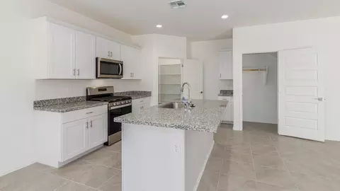 Kitchen - 6247 E Campolina Trl, Tucson, AZ 85756 photo 1 of 9
