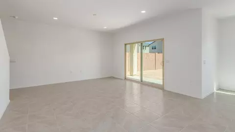 Living - 6247 E Campolina Trl, Tucson, AZ 85756 photo 2 of 5