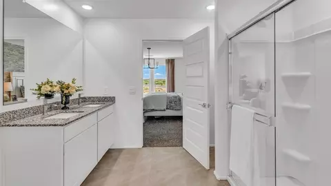 Bath - 6247 E Campolina Trl, Tucson, AZ 85756 photo 6 of 11