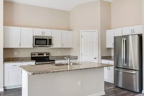 Kitchen - 5512 Taverna Loop, Winter Haven, FL 33884 photo 2 of 4