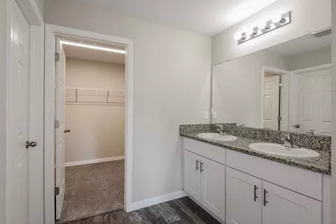 Bath - 5512 Taverna Loop, Winter Haven, FL 33884 photo 2 of 3