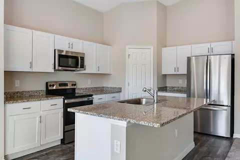 Kitchen - 5512 Taverna Loop, Winter Haven, FL 33884 photo 3 of 4